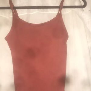 I’m selling a tank top.